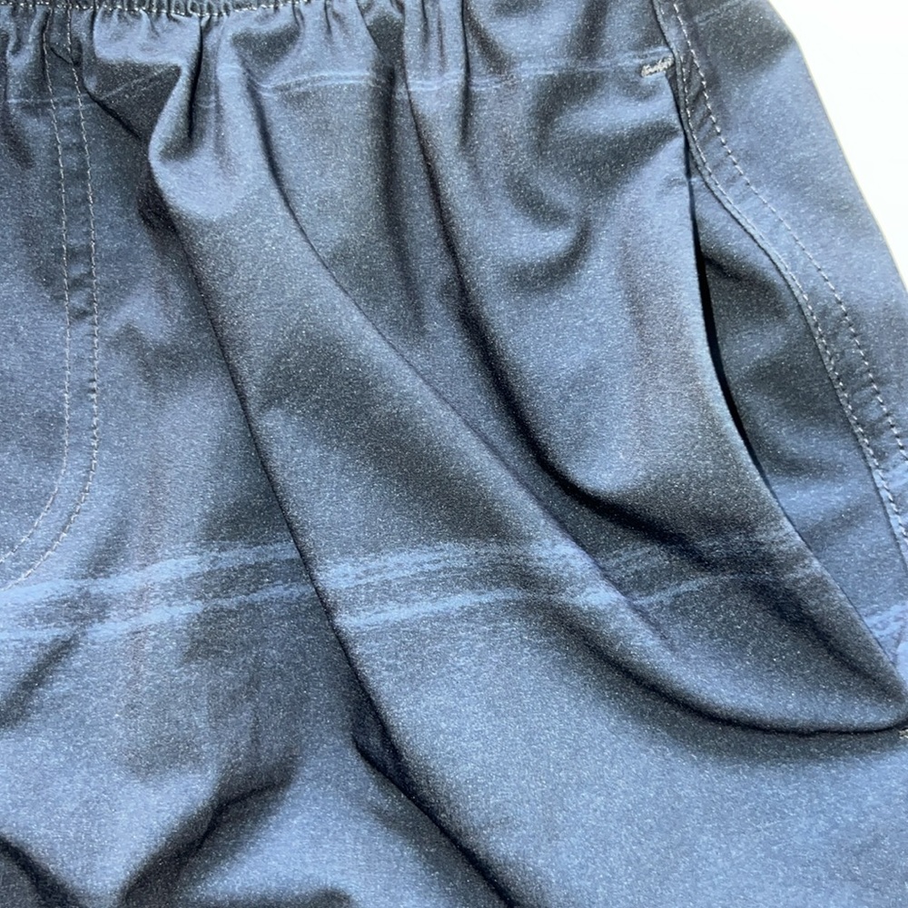 NEW Navy Toes on the Nose Swim Shorts with 2 Front Pockets Back Zip Pocket Small - Picture 3 of 5